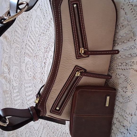 - - Dooney And Burke All Leather Shoulder Bag- Moon Bag & Rosetti Wallet B… - Picture 1 of 17